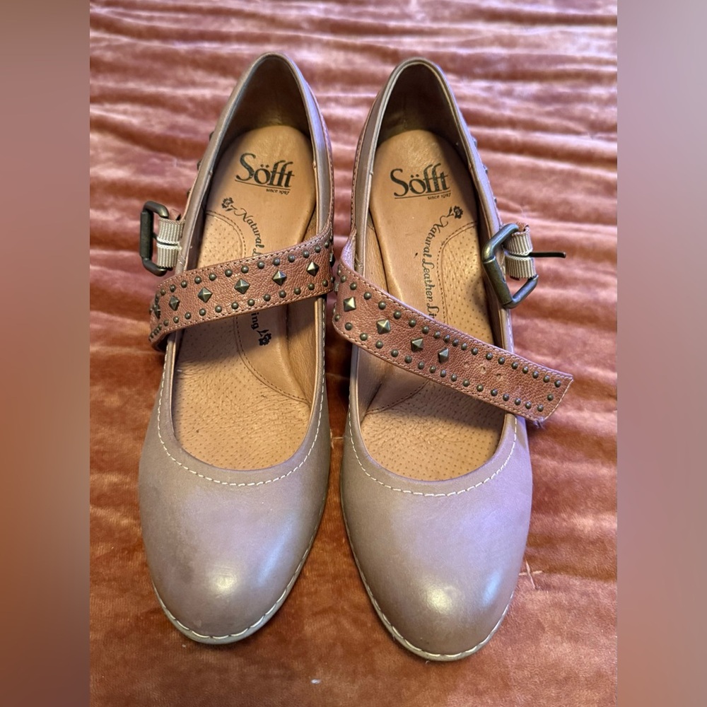 Sofft Women's Wedges in Tan / Beige / Light Brown - 7.5